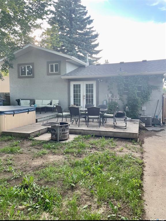 Property Photo: 3543 Fairlight Drive SK S7M 4L6