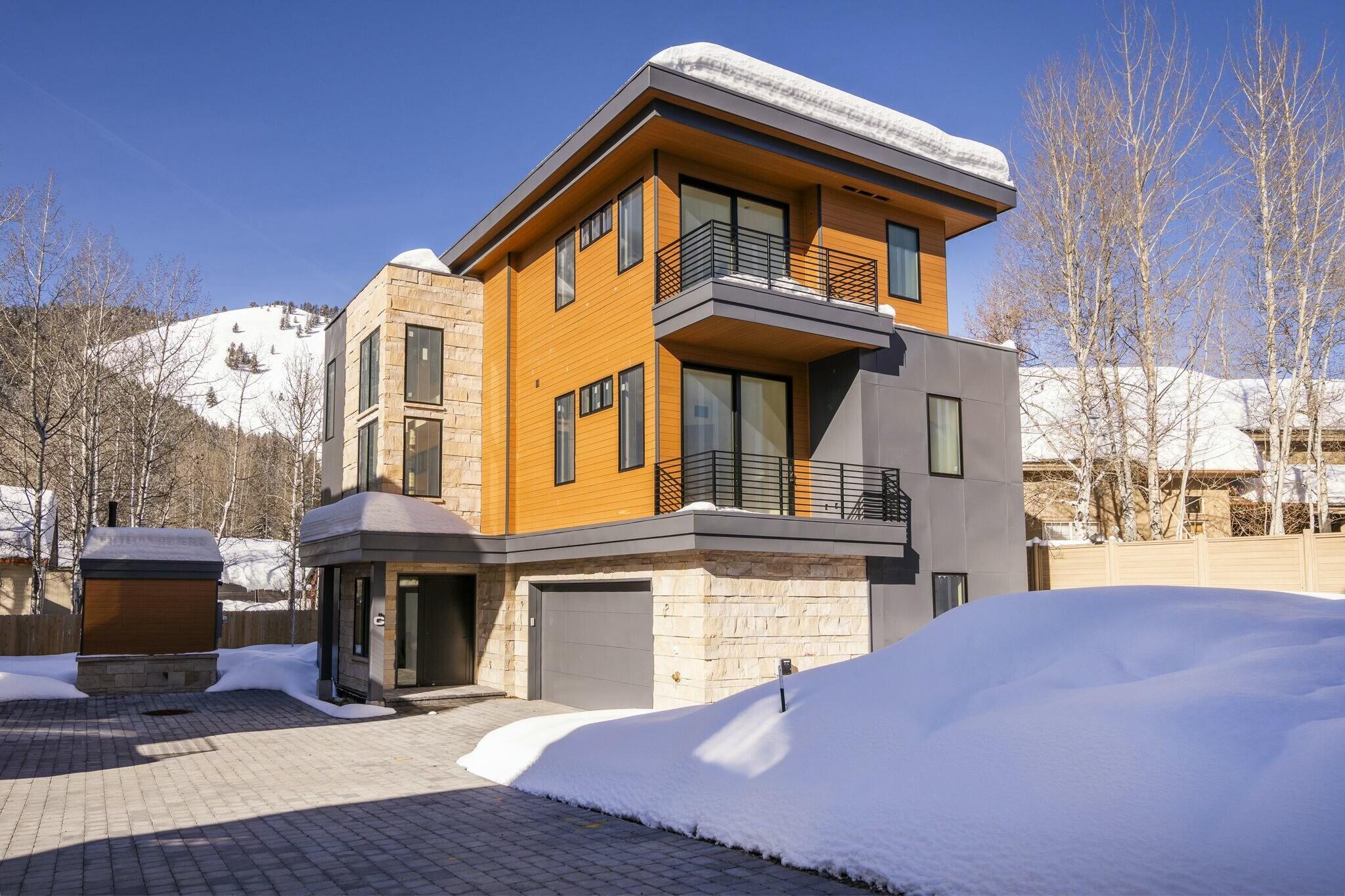 Property Photo:  220 Bird Dr C  ID 83340 