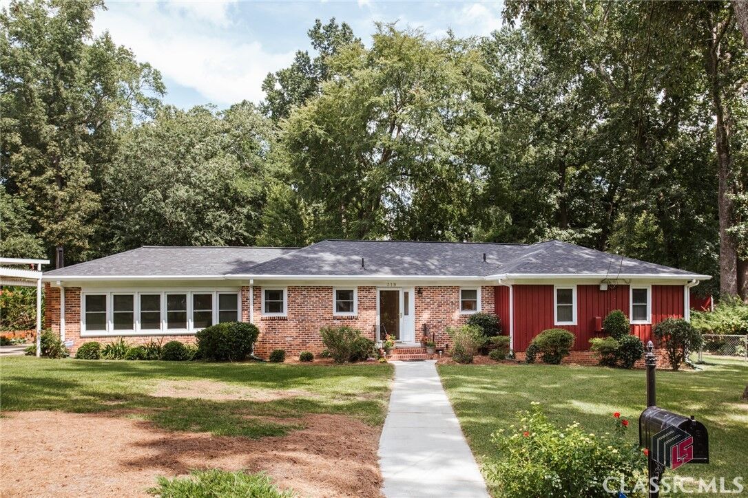 Property Photo: 319 Parkway Drive GA 30606