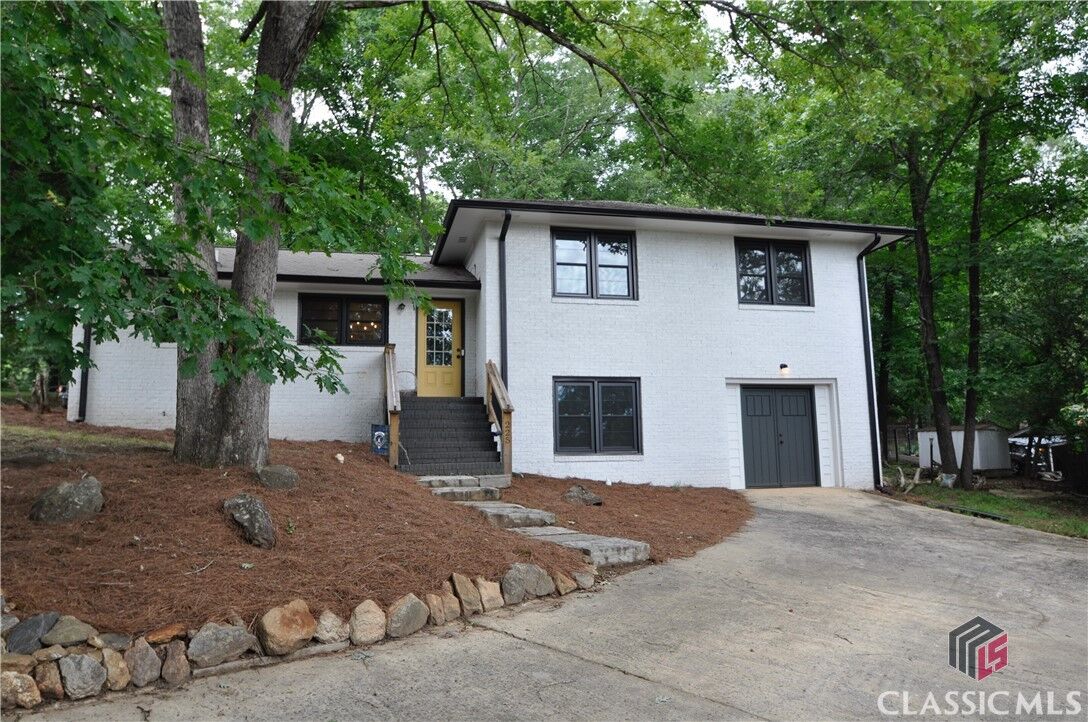 Property Photo:  225 Sherwood Drive  GA 30606 