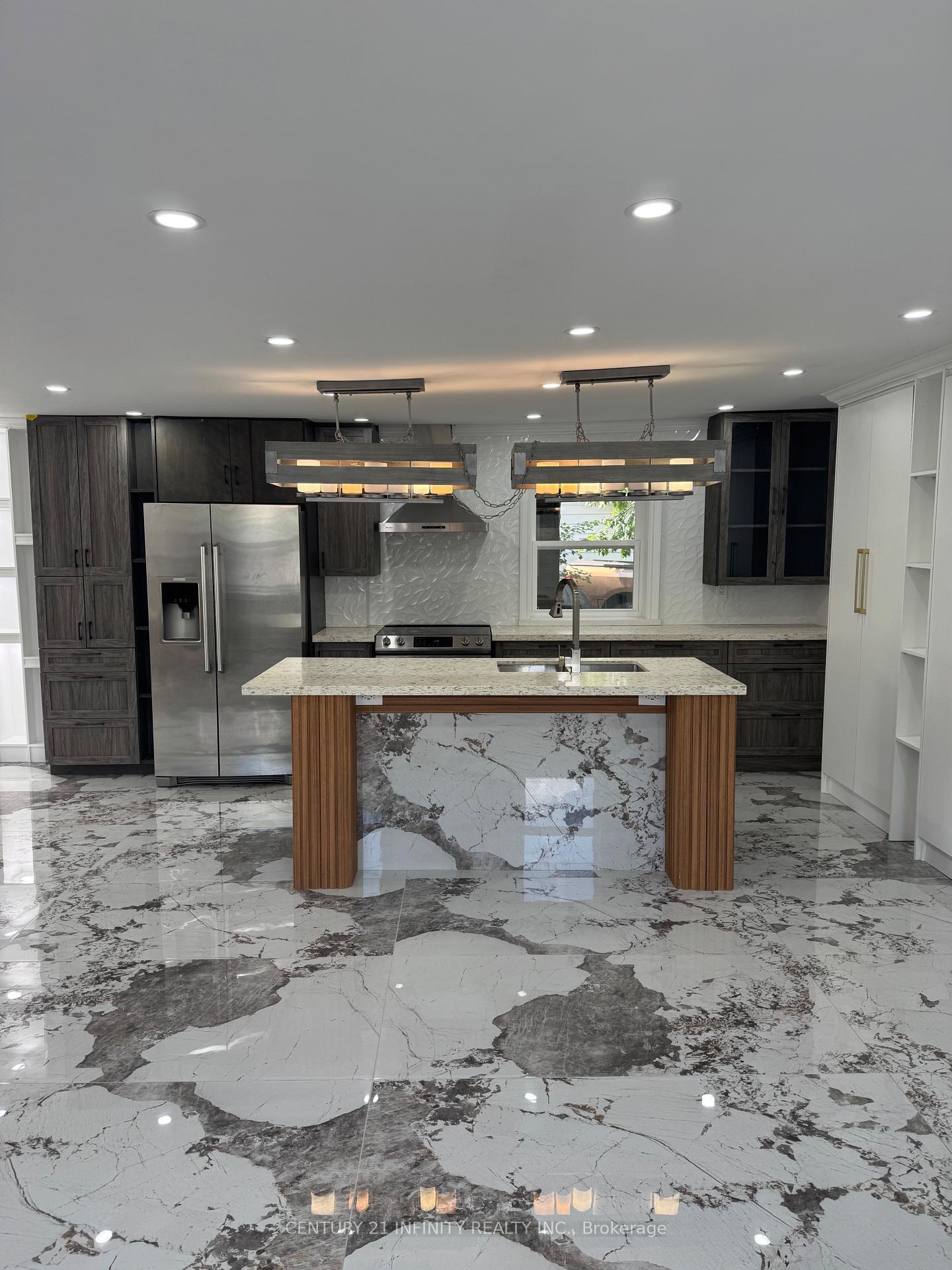Property Photo: 77 Bridge Street E ON K7R 1J9