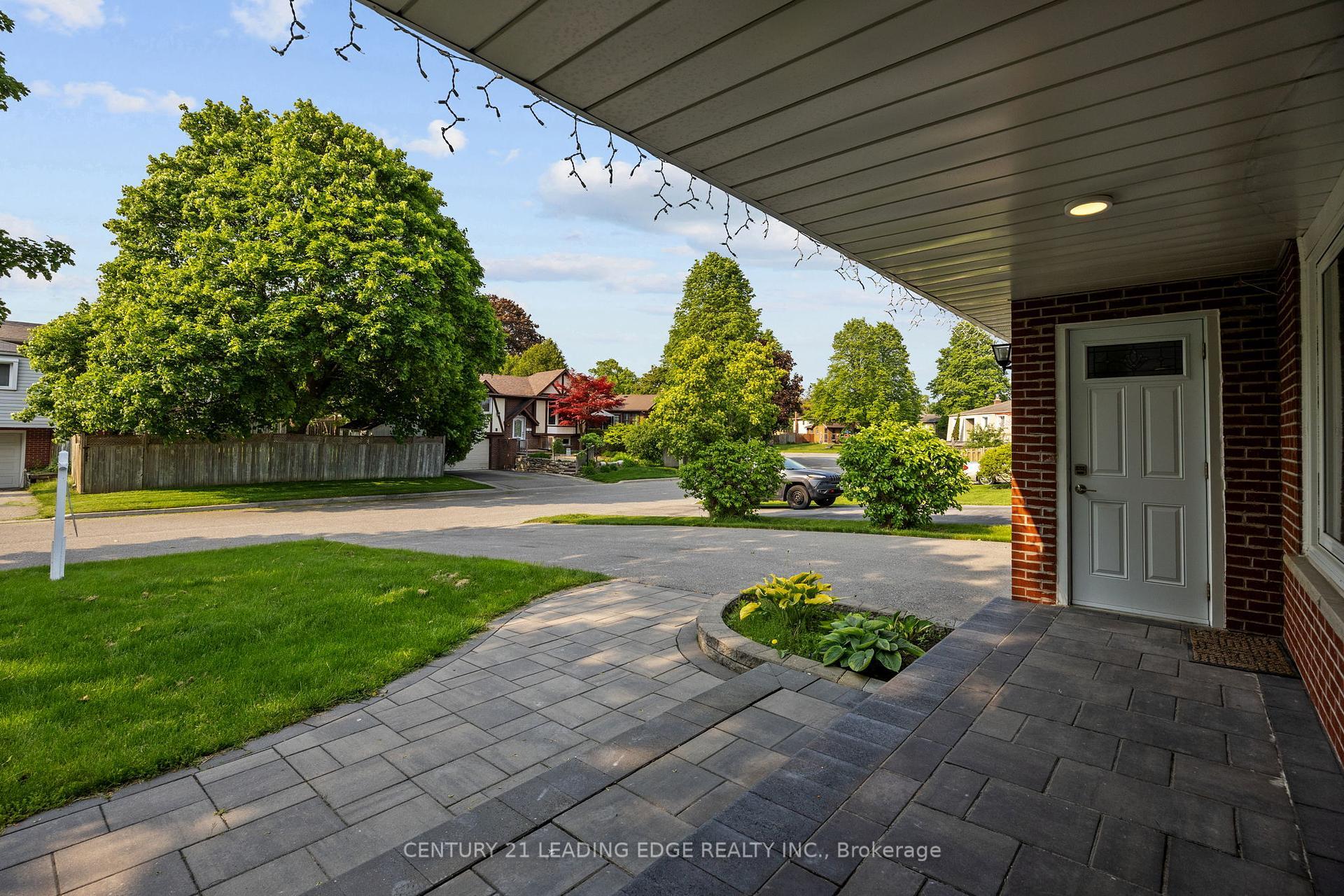Property Photo: 7 Flemington Court ON L1N 5X1