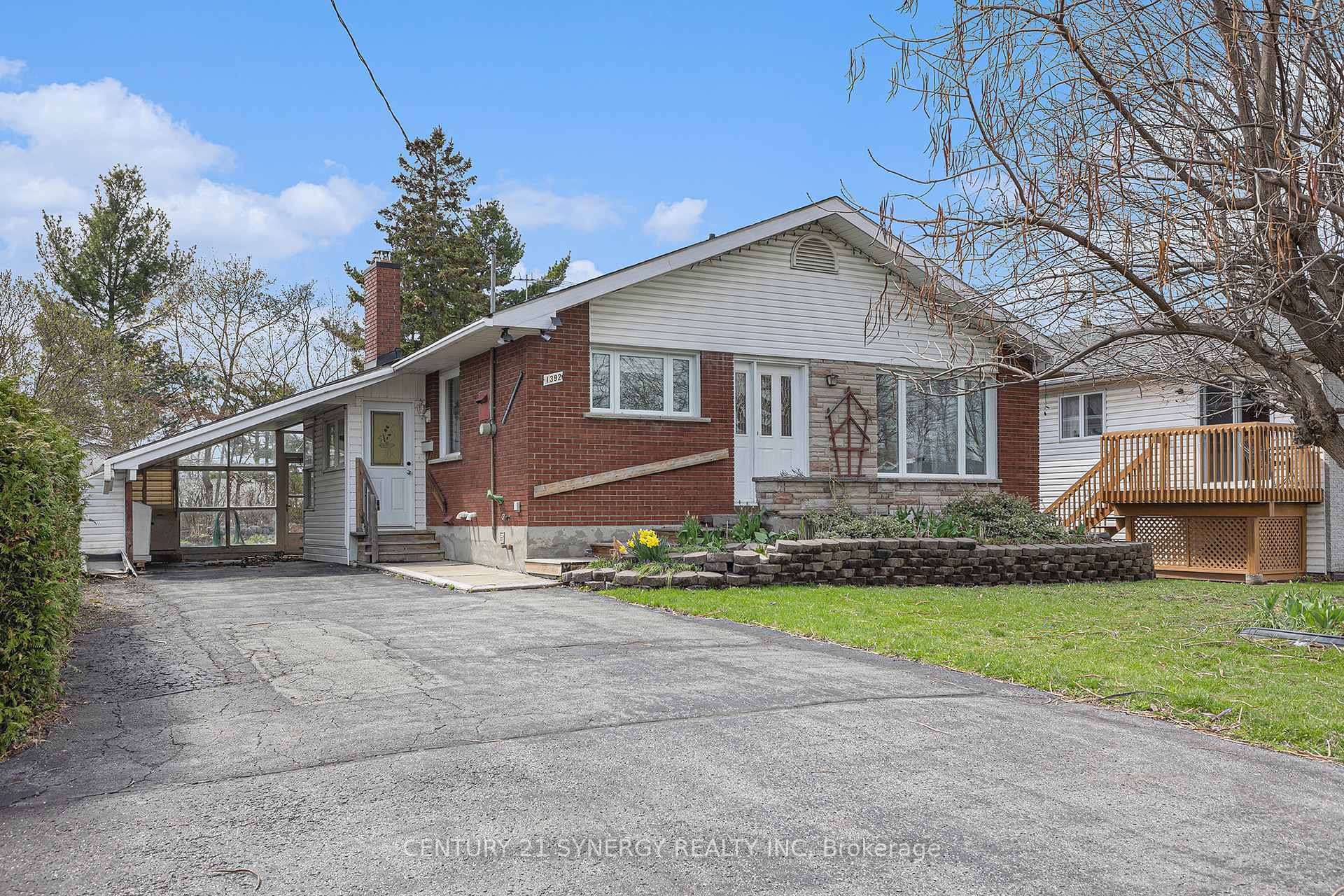 1392 Aurele Street  Cyrville - Carson Grove - Pineview ON K1B 3L3 photo
