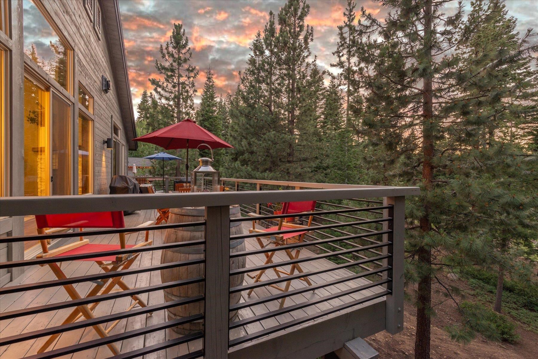 Property Photo: 11301 Skislope Way CA 96161