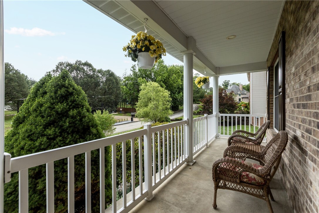 Property Photo:  405 Crestridge Dr  PA 15601 
