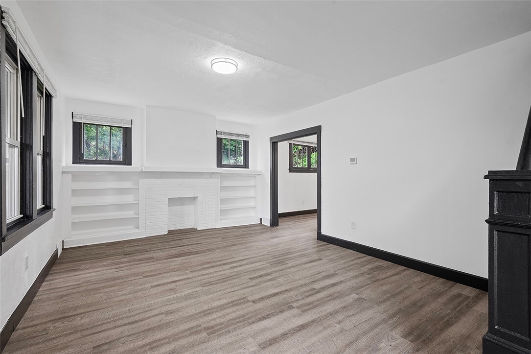 Property Photo:  1462 Elm St  PA 15221 