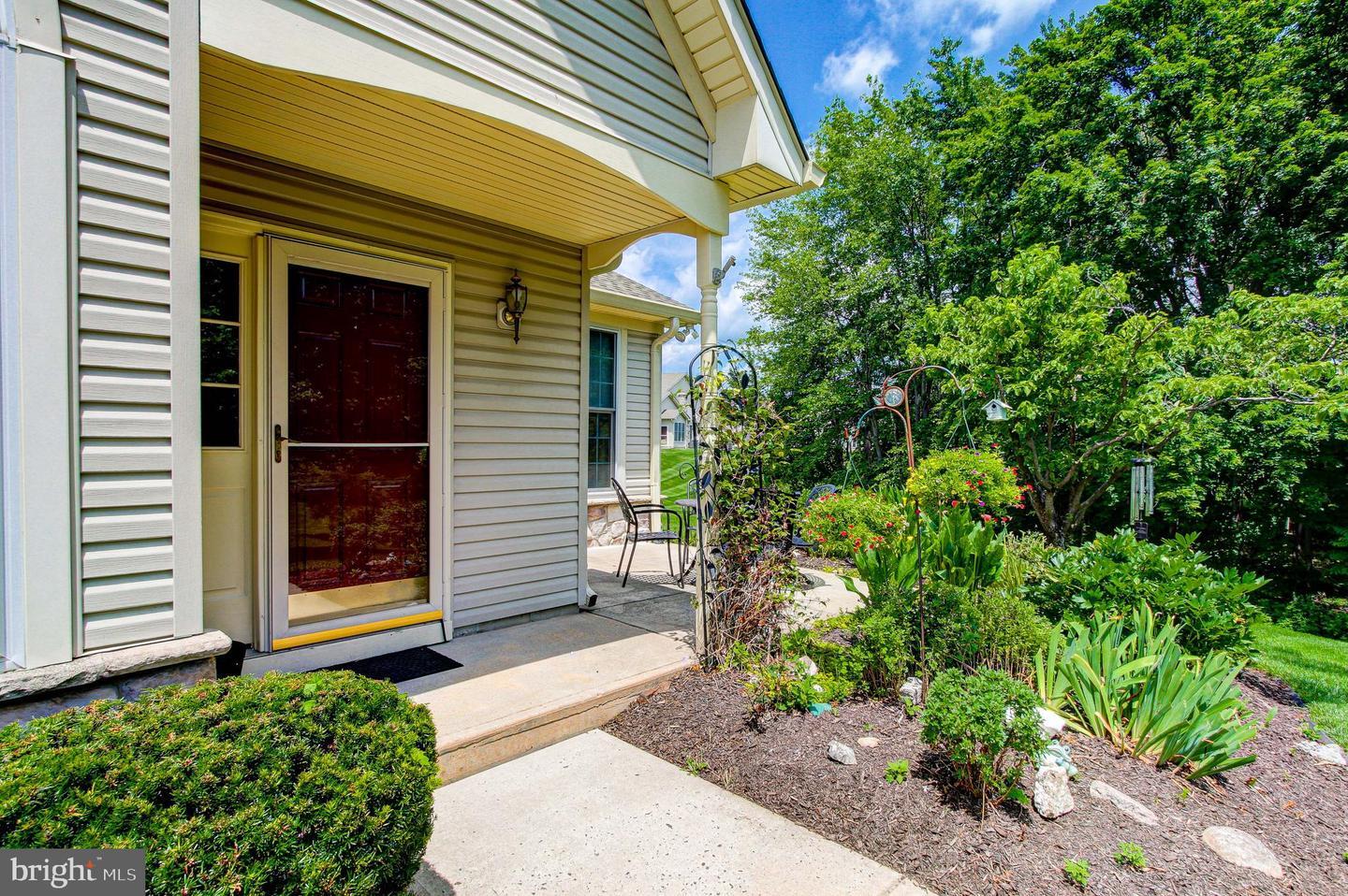 Property Photo: 512 Poppy Court PA 19047