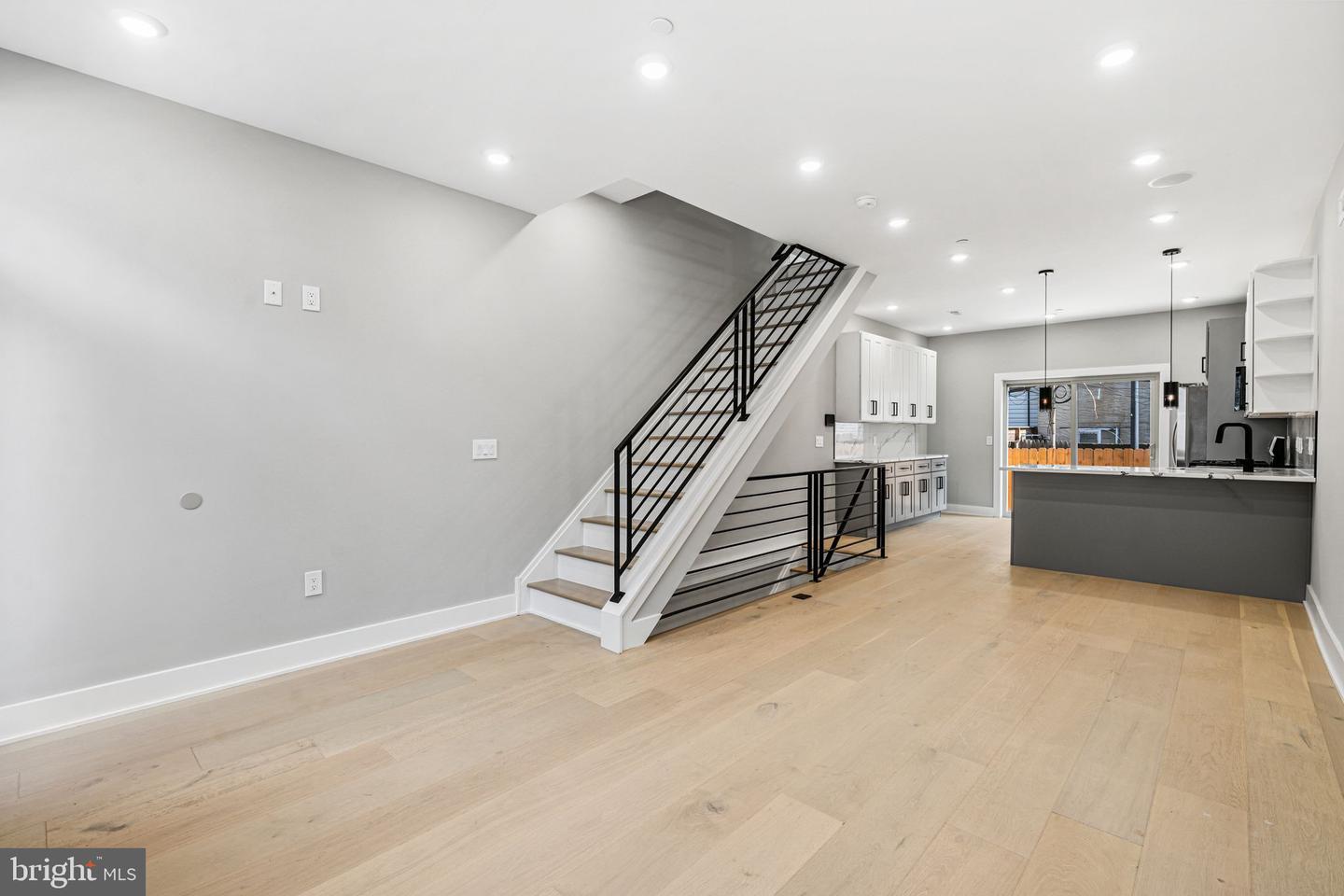 Property Photo: 717 Mercy Street PA 19148