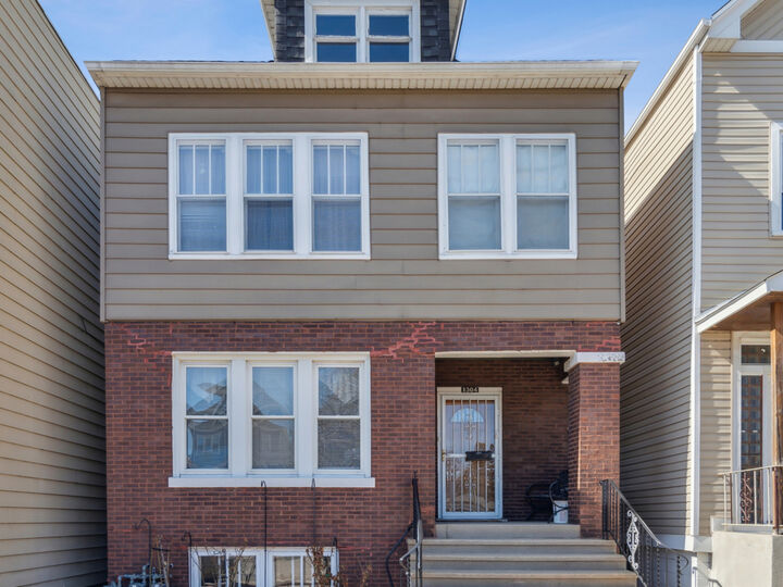 Property Photo: 1304 S 50th Avenue IL 60804