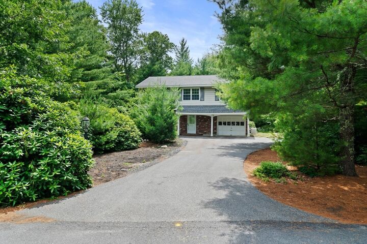 Property Photo: 71 Candlewick Close MA 02332