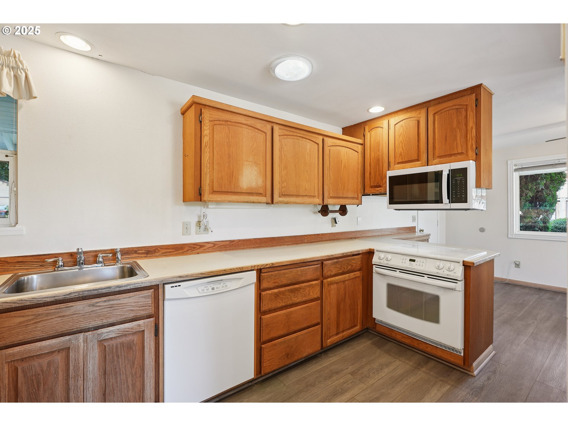 Property Photo: 22025 SW Augusta Ln OR 97123