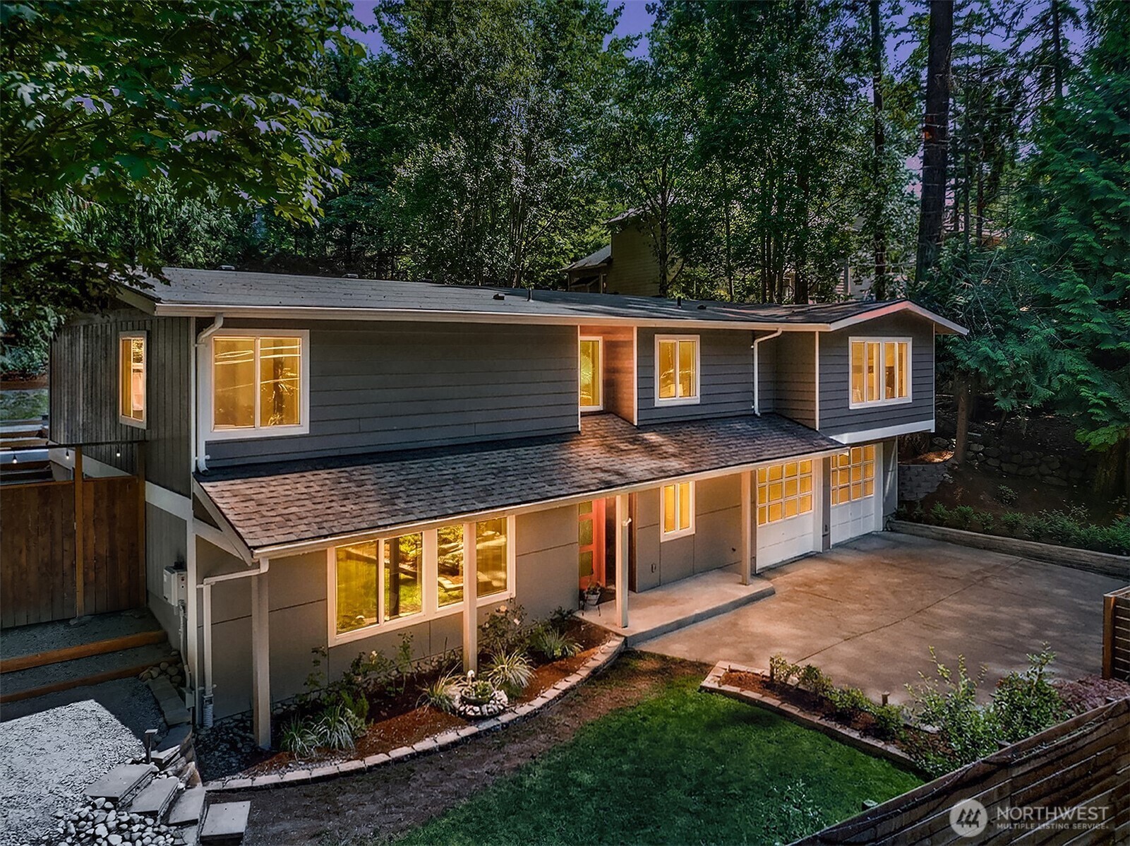 Property Photo: 22 Louis Thompson Road SE WA 98074