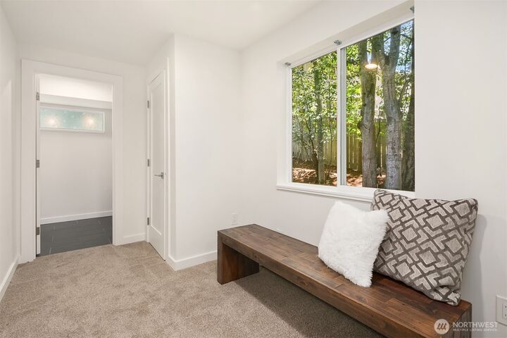 Property Photo: 22 Louis Thompson Road SE WA 98074