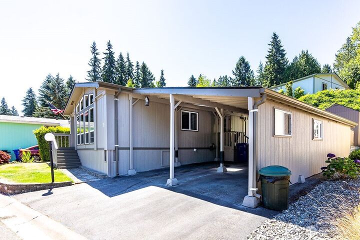 Property Photo: 5810 Fleming Street 15 WA 98203