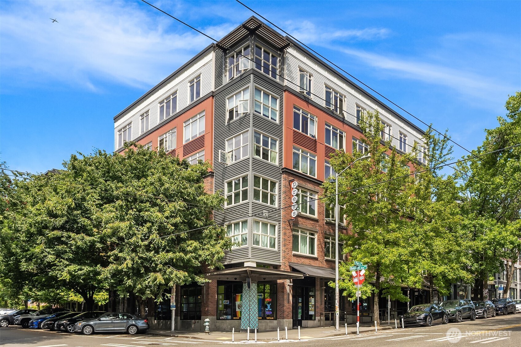 Property Photo: 1610 Belmont Avenue 314 WA 98122