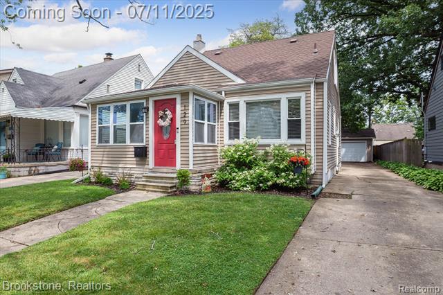 129 S Edgeworth Avenue  Royal Oak MI 48067 photo