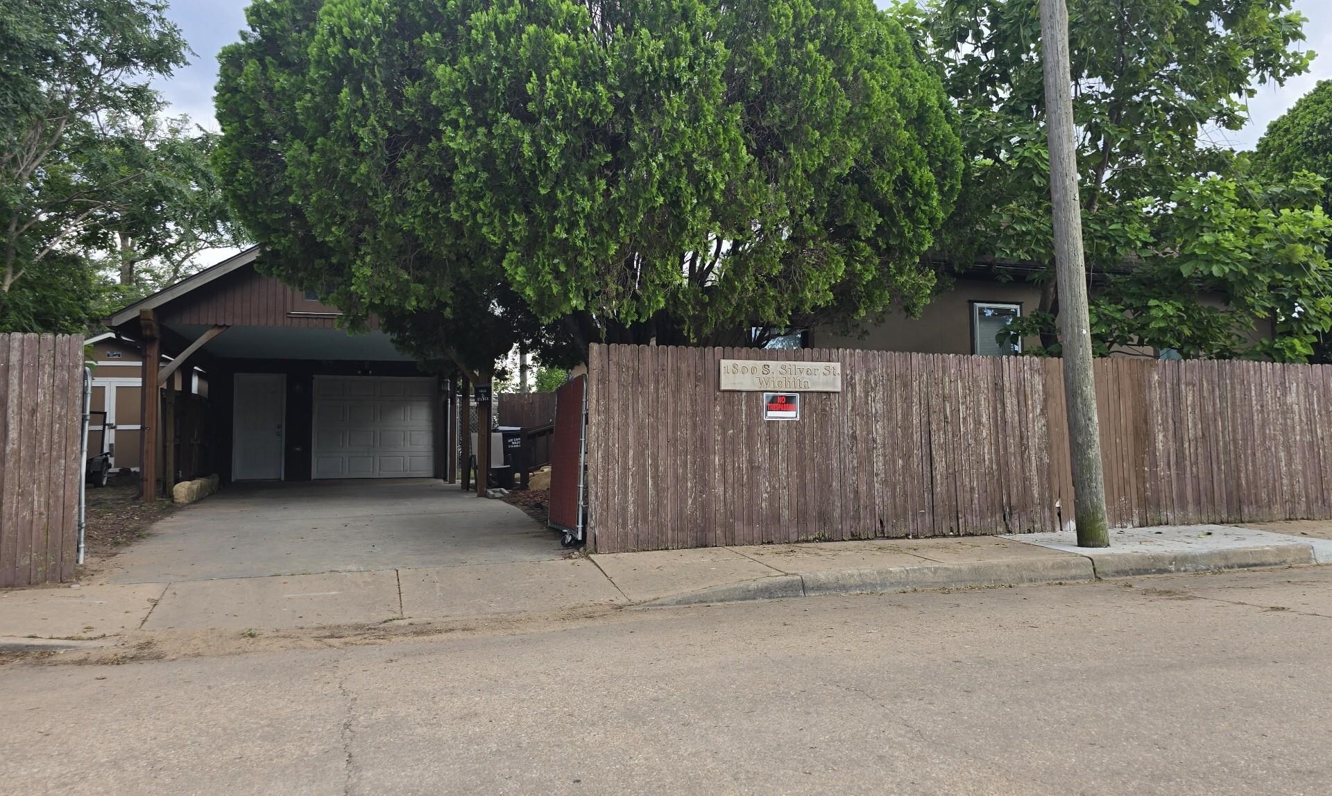Property Photo: 1800 S Silver St KS 67213