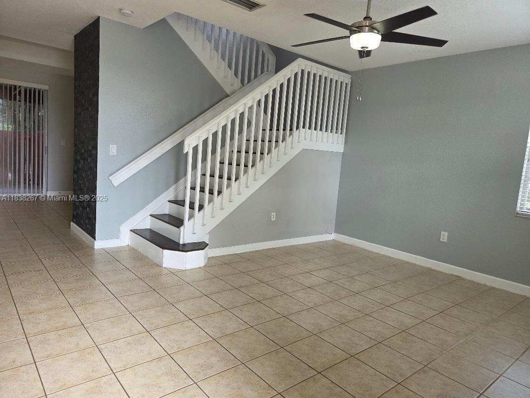 Property Photo: 928 SW 153rd Ct 928 FL 33194