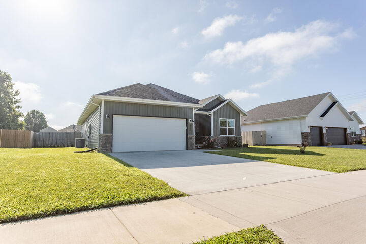 Property Photo:  622 N Dean Lane  MO 65738 