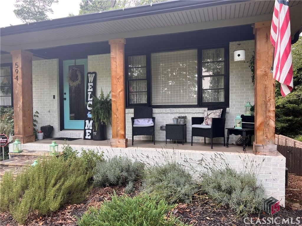Property Photo: 594 Forest Heights Drive GA 30606