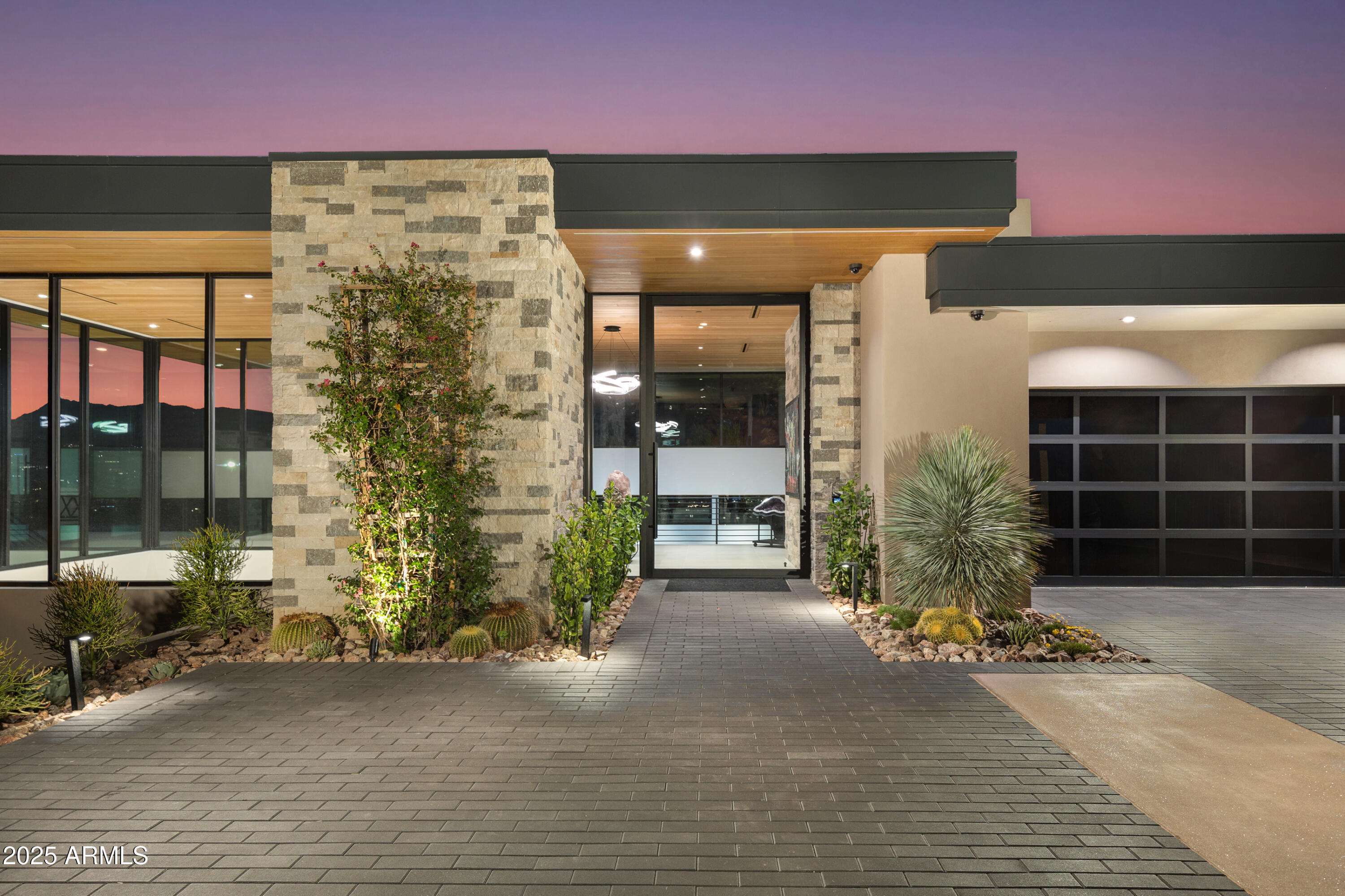 Property Photo:  5002 E Valle Vista Way  AZ 85253 