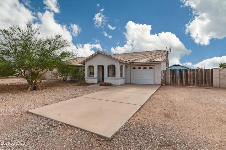 Property Photo:  3940 N Zapotec Avenue  AZ 85131 