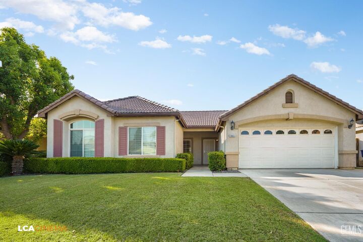 Property Photo:  10931 Vista Del Valle Drive  CA 93311 