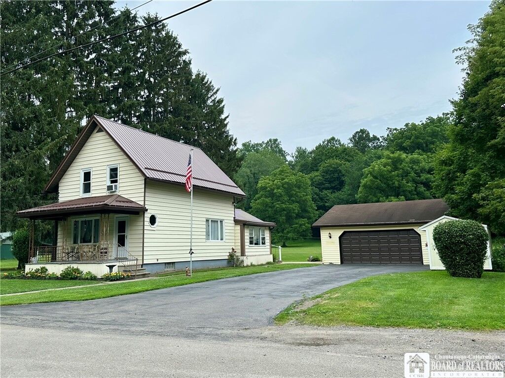 Property Photo: 15333 Armes Court NY 14070