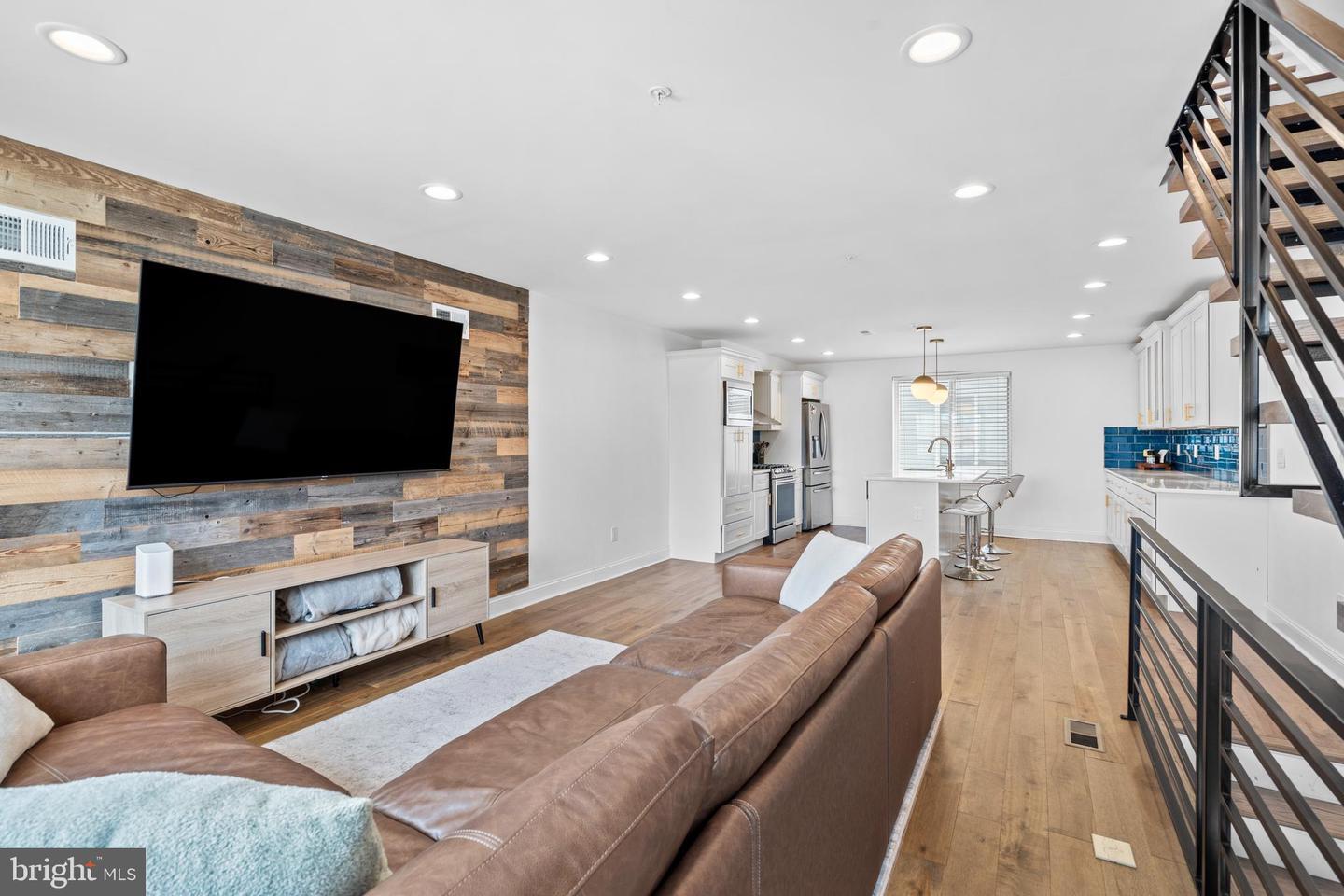 Property Photo:  2615 E Harold Street 5  PA 19125 