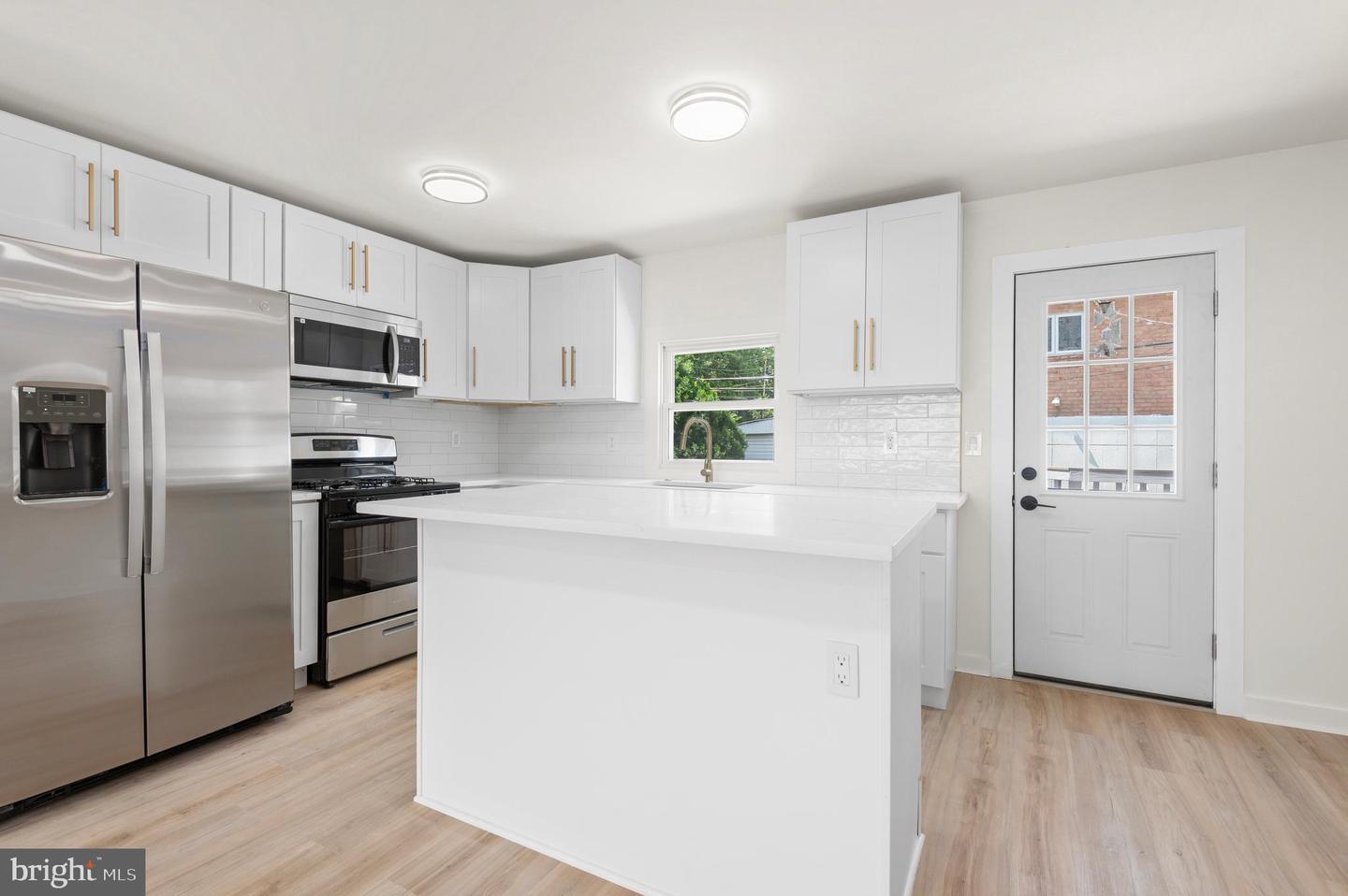 Property Photo: 3720 Clarendon Avenue PA 19114