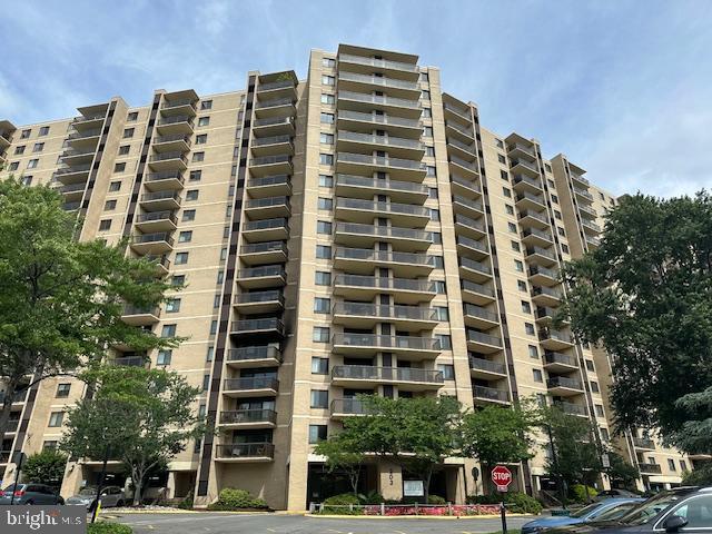 203 Yoakum Parkway 1707  Alexandria VA 22304 photo