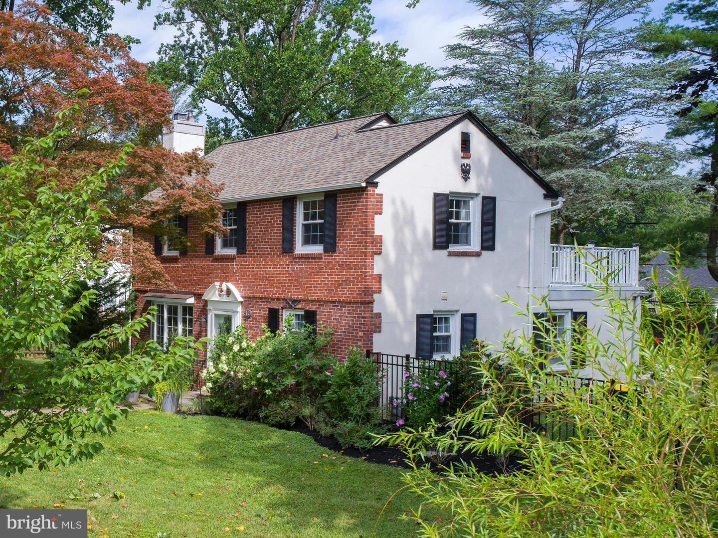 Property Photo: 499 Woodcrest Road PA 19087