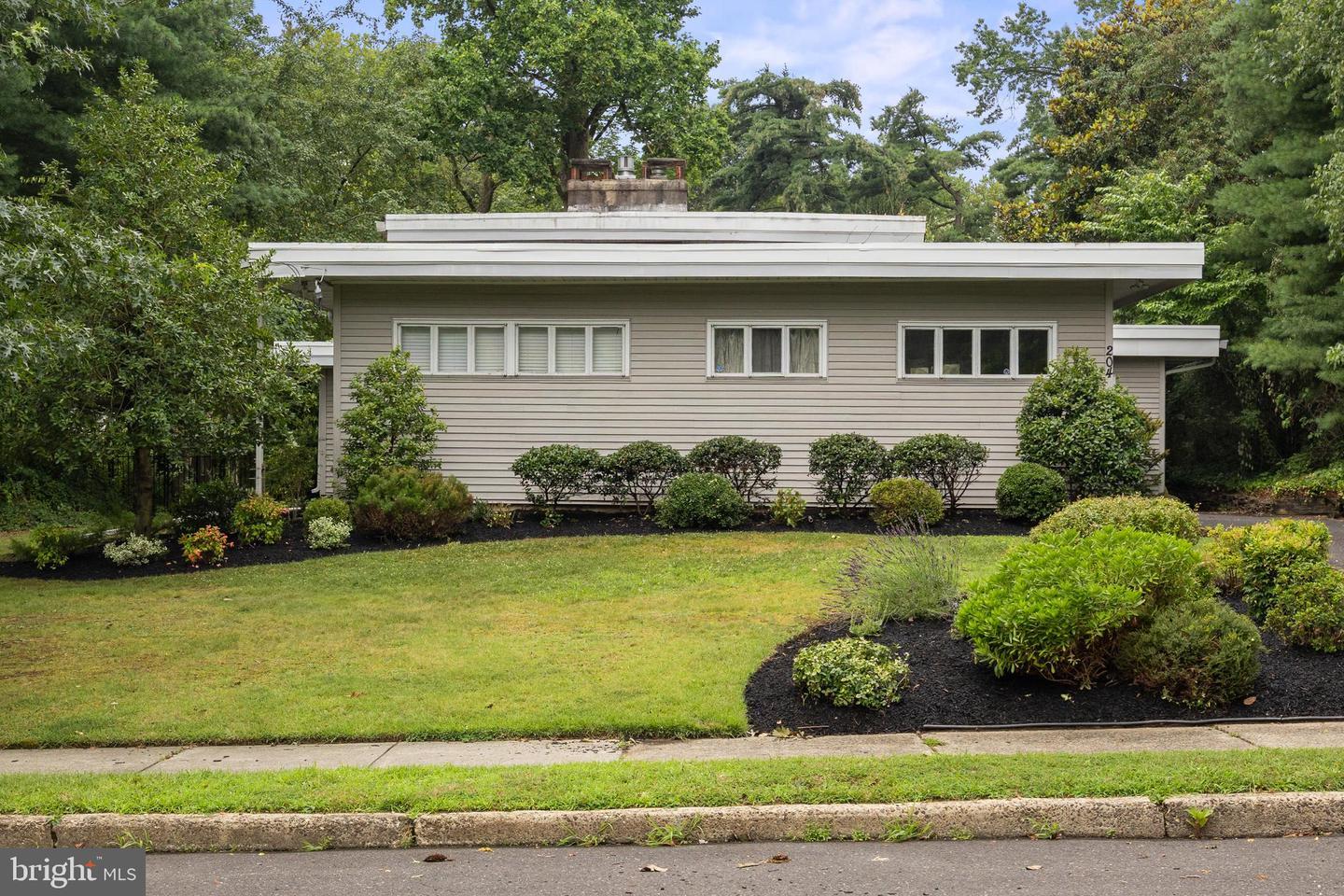 Property Photo:  204 Highland Avenue  NJ 08057 