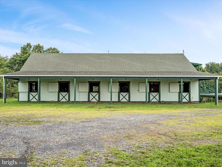 Property Photo: 3959 Cobbler Mountain Road VA 20144