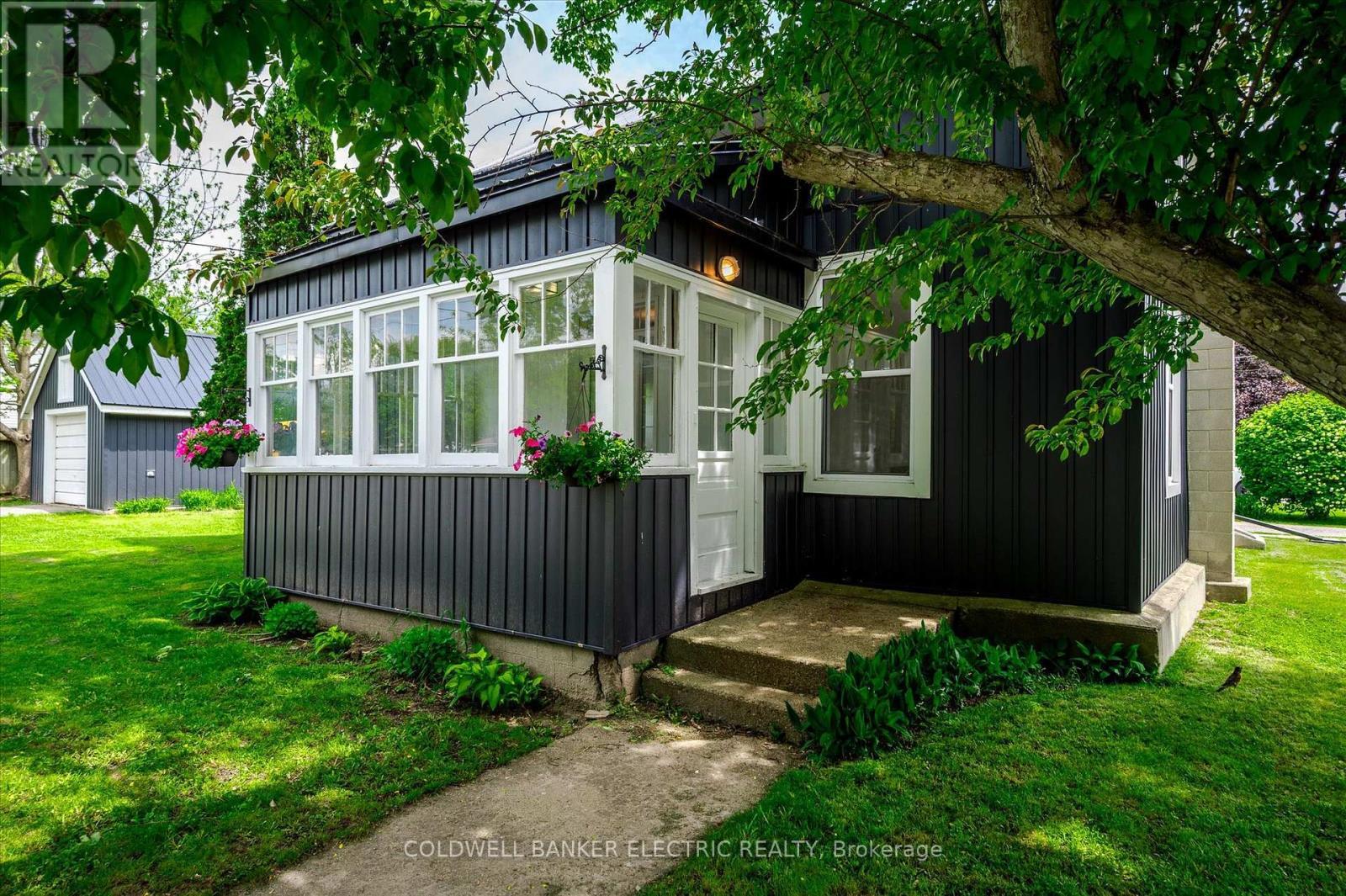 Property Photo: 65 Queen Street ON K0L 2V0