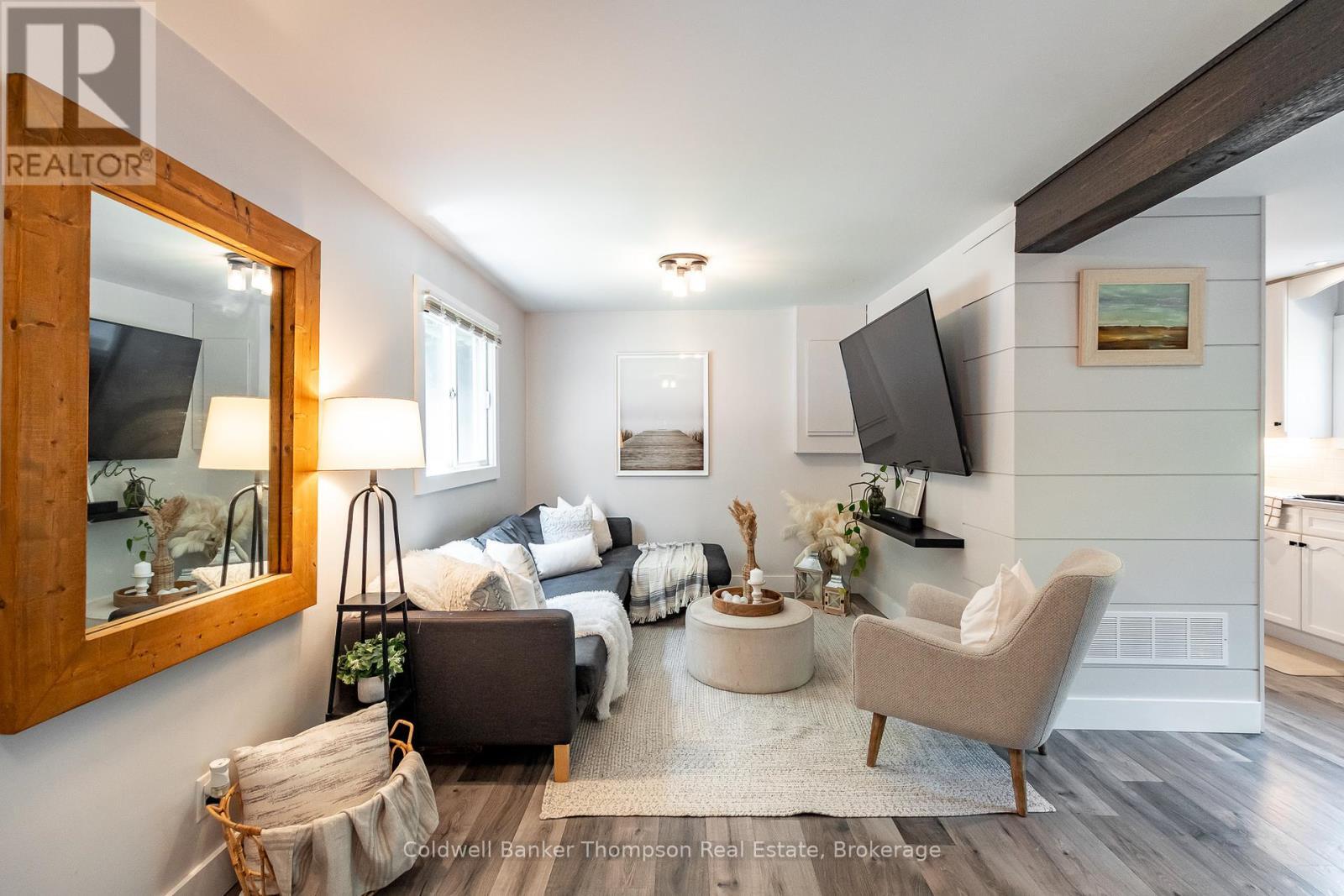 Property Photo: 16 Walpole Street ON P1H 1V3