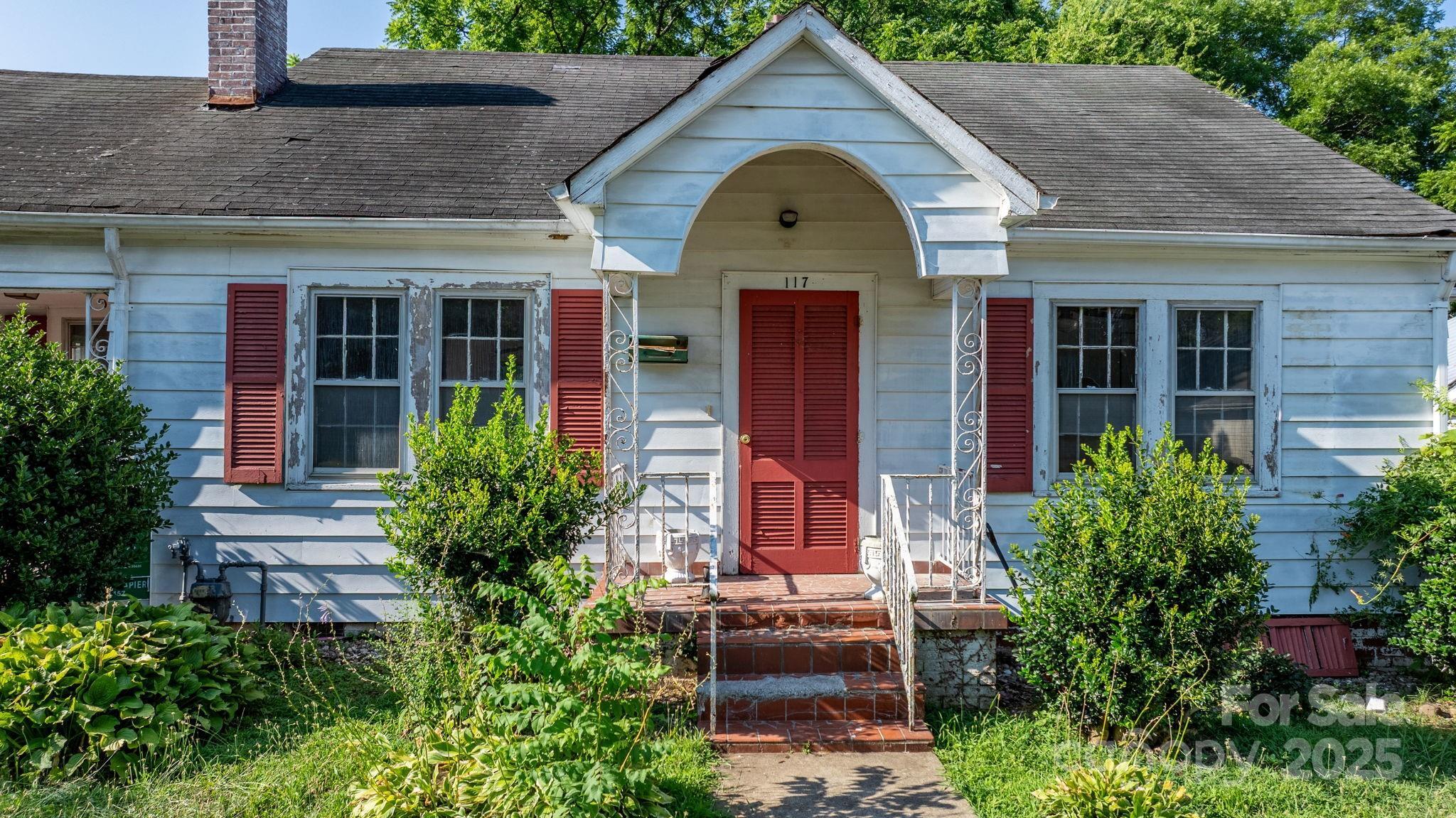 117 3rd Avenue SW  Hickory NC 28602 photo