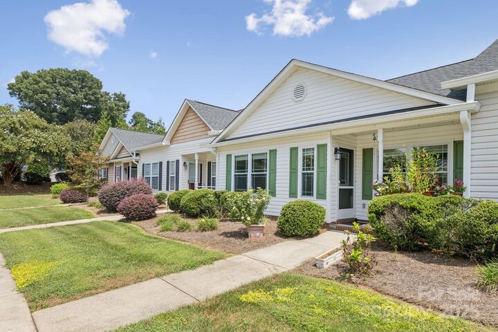 Property Photo: 707 Dalebrook Lane SC 29730