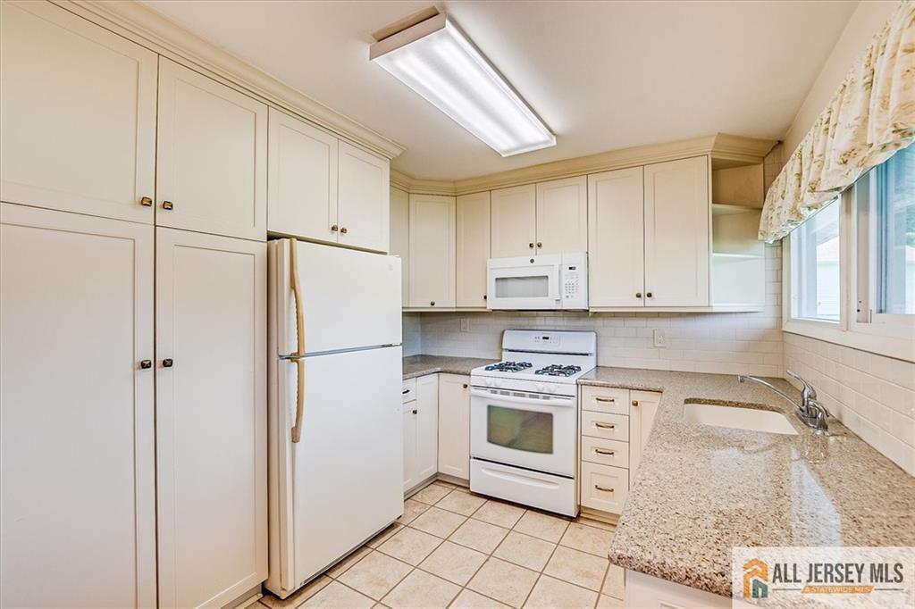 Property Photo: 48 Kendall Road NJ 08824