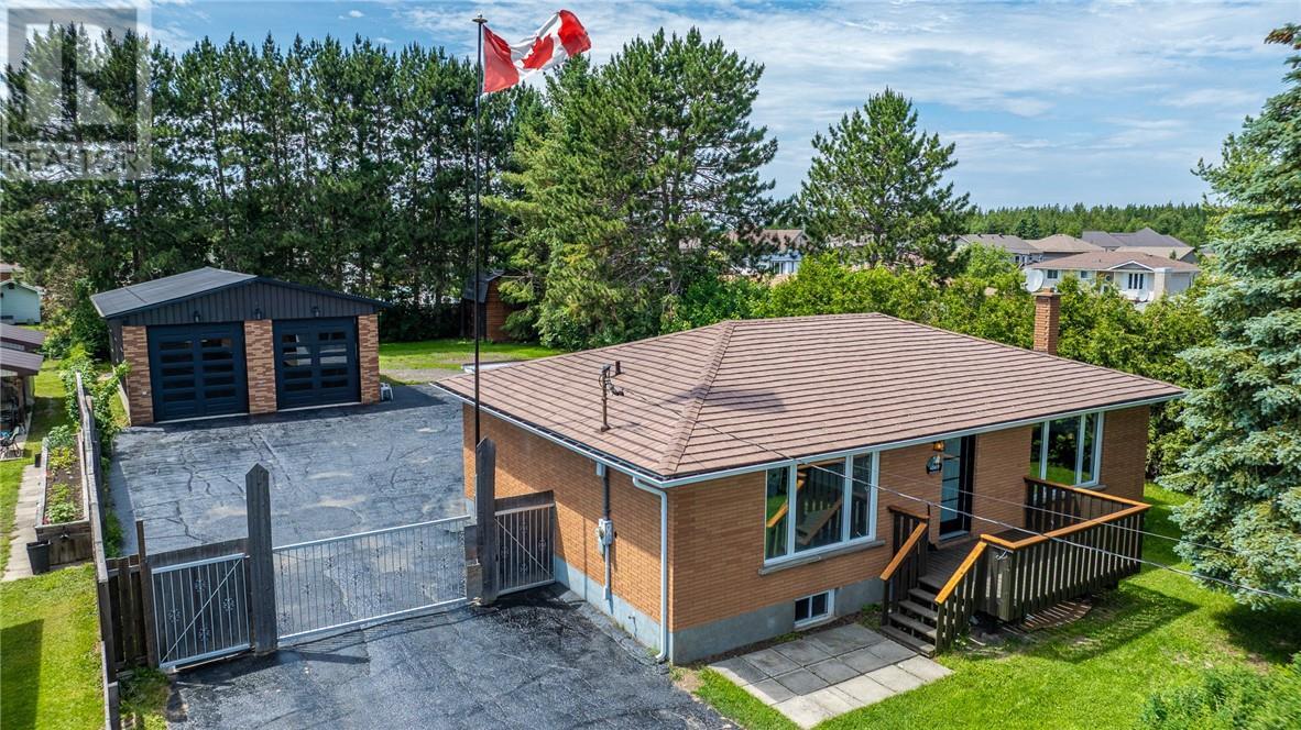 4869 Notre Dame Avenue  Greater Sudbury ON P3P 1X6 photo