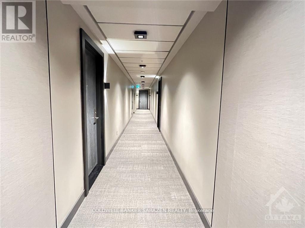 Property Photo:  428 Sparks Street 1801  ON K1R 0B3 