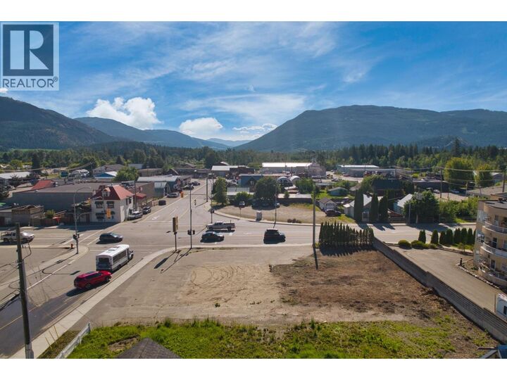 Photo de la propriété:  606 George Street  BC V0E 1V1 
