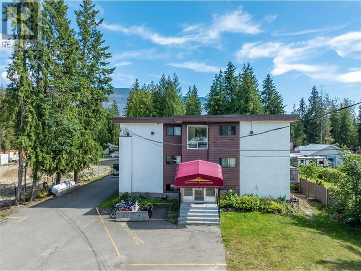 Property Photo: 409 Main Street 204 BC V0E 2V0