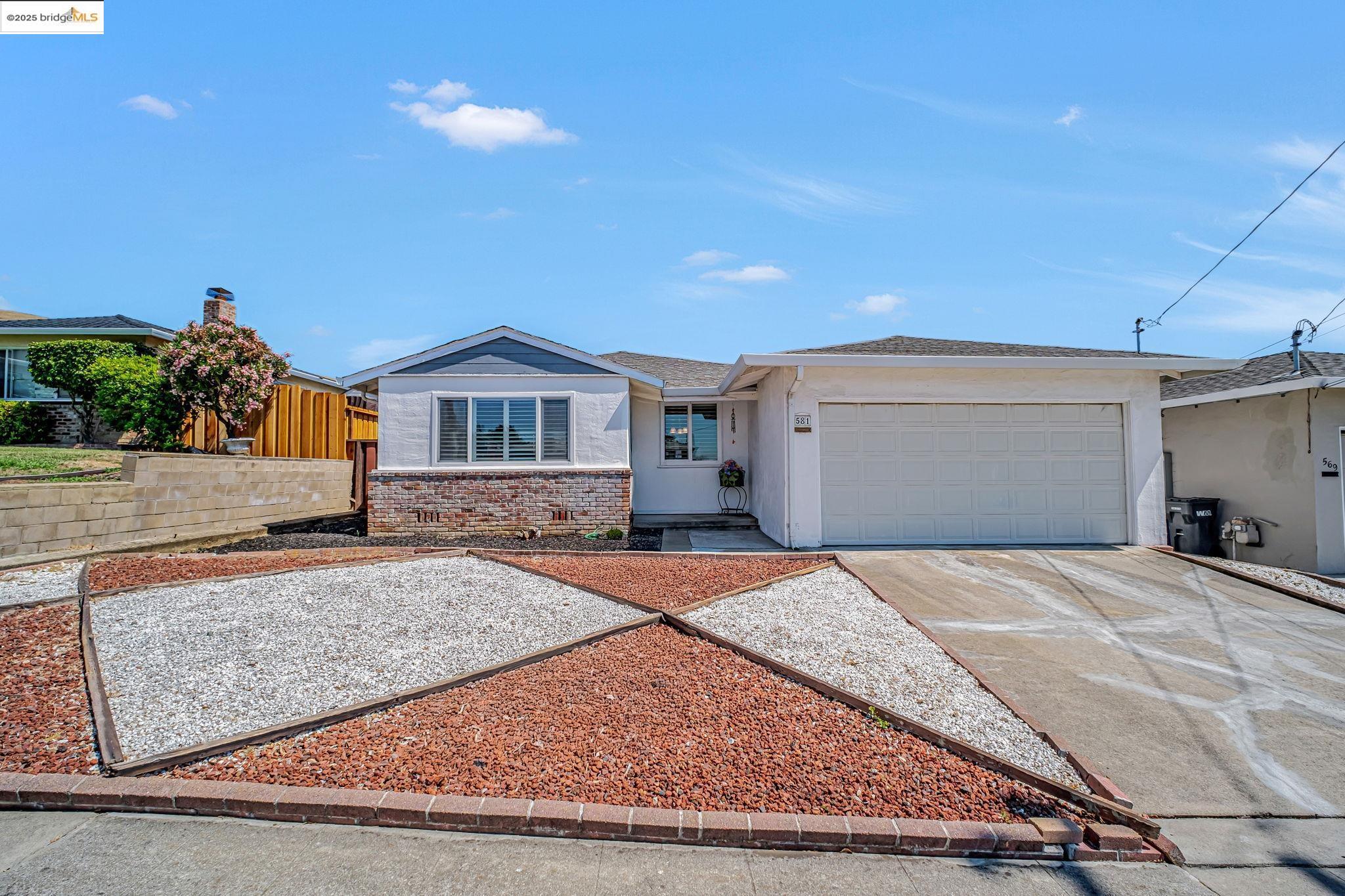 Property Photo: 581 Fairway Street CA 94544