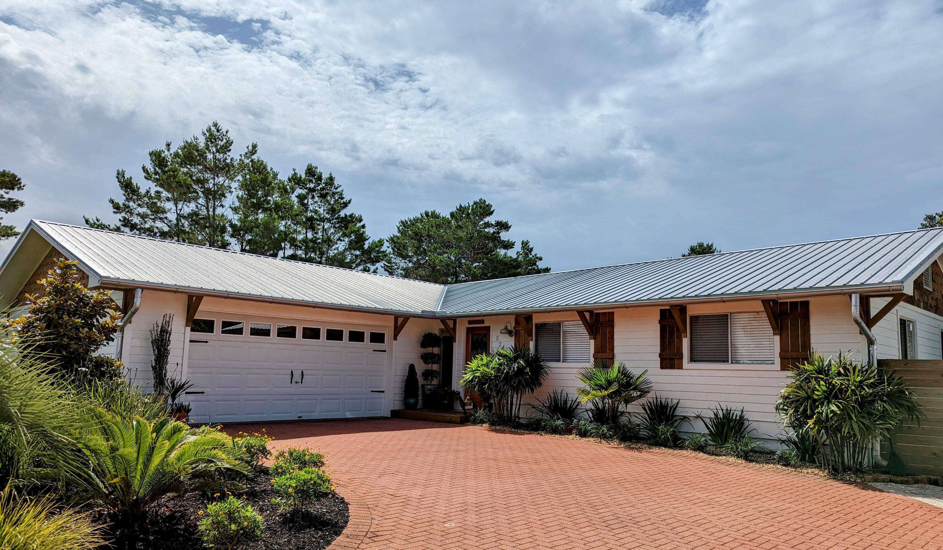Property Photo: 527 Ridge Road FL 32459
