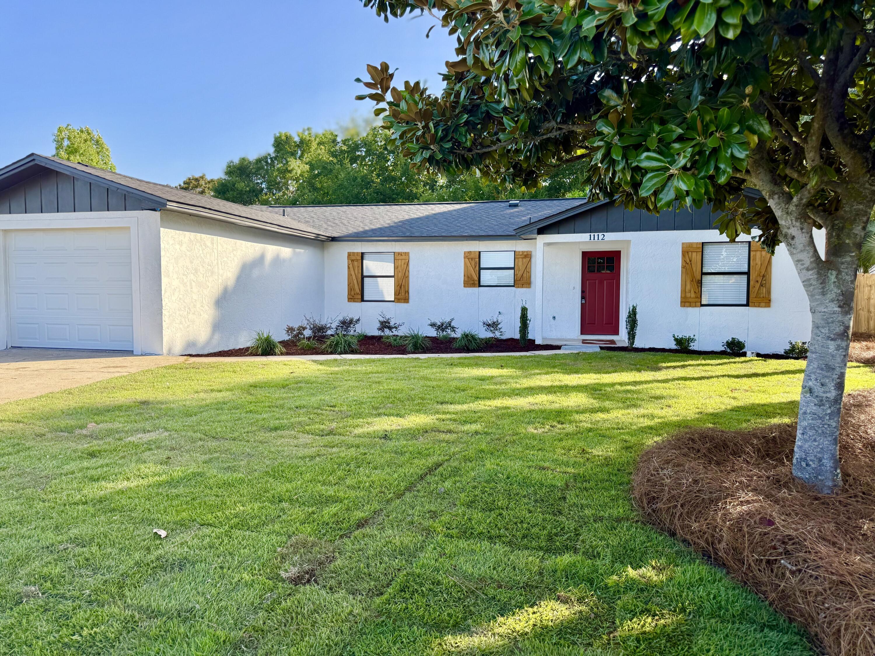 Property Photo: 1112 Airport Road FL 32541