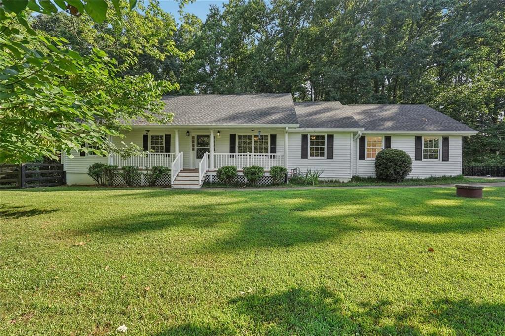 Property Photo: 2595 Marsha Circle GA 30041