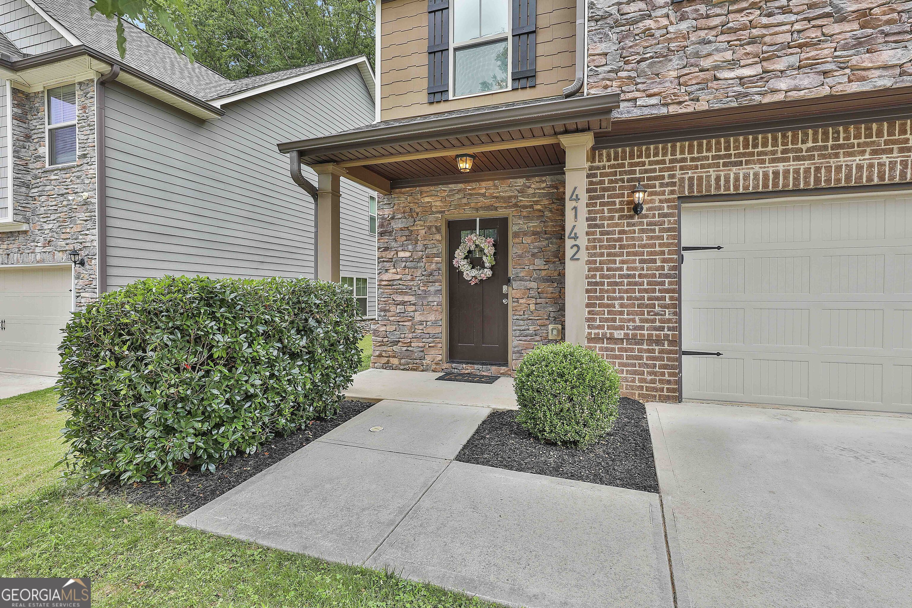 Property Photo: 4142 Woodland Park Drive SW Drive SW GA 30331