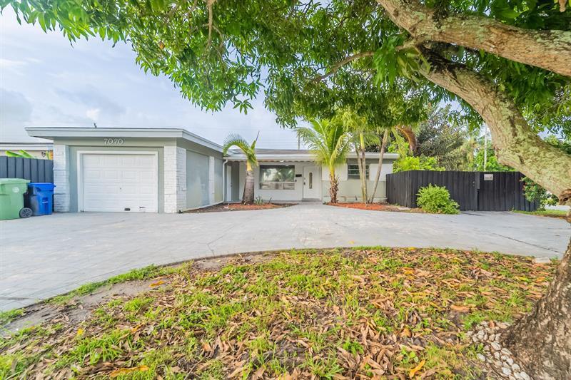 Property Photo: 7070 SW 12th St FL 33023