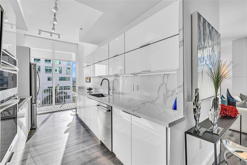 Property Photo:  2275 Biscayne Blvd 601  FL 33137 